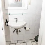 Cosyhomes24 - Centrally With Traffic Connection And Balcony - Un01 아파트 *