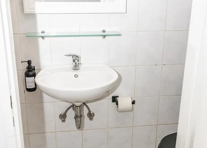 Cosyhomes24 - Centrally With Traffic Connection And Balcony - Un01 Appartamento *